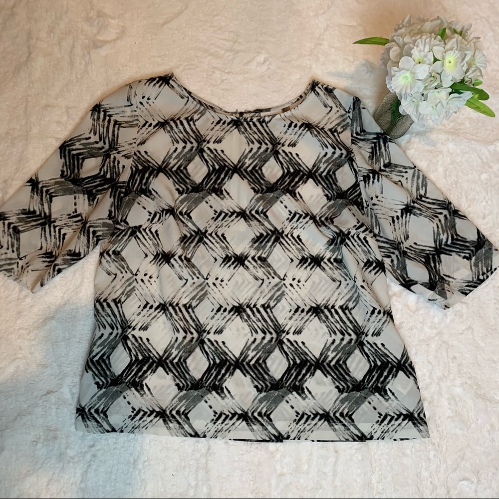 DKNYC Lightweight Blouse Elbow Length Sleeves Sz S